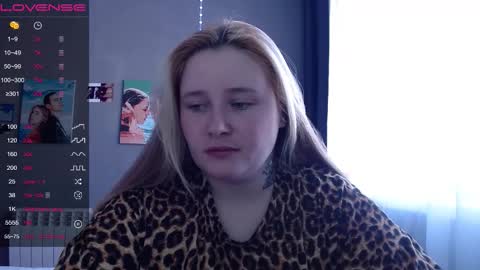 light_lunaa online show from November 2025 07:14:01 AM