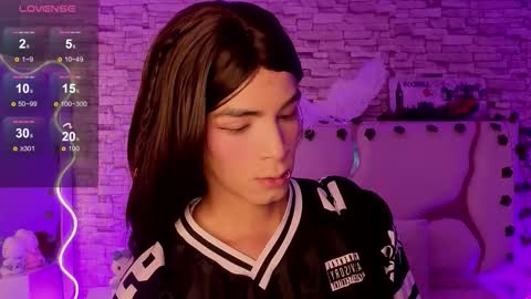 LIHIAN online show from February 2026 12:06:01 PM