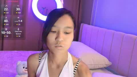 Lihn Pham online show from November 2025 01:33:01 AM