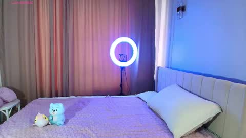 Lihn Pham online show from November 2025 03:38:02 AM