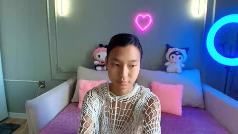 Lihn Pham online show from November 2025 03:32:02 AM