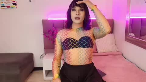 Liiaa Sweett  online show from May 2026 12:24:01 PM