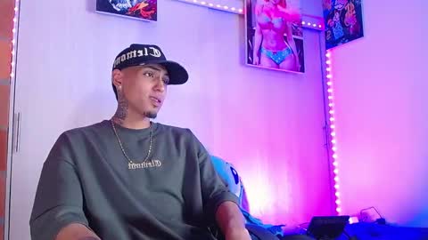 Snapshot of liiaam_lee_ chatting on November 2025 02:54:01 PM Daniel online show from November 2025 02:54:01 PM