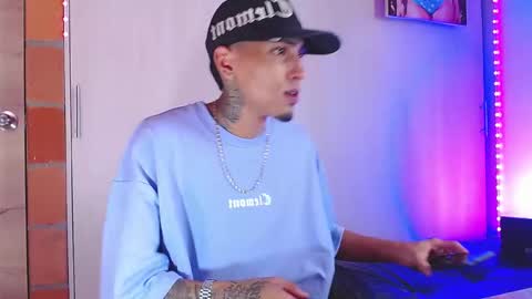 Snapshot of liiaam_lee_ chatting on November 2025 04:06:02 PM Daniel online show from November 2025 04:06:02 PM