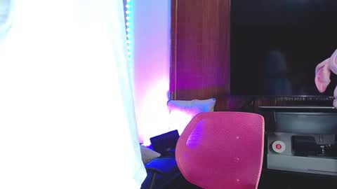 Snapshot of liiaam_lee_ chatting on November 2025 12:13:01 AM Daniel online show from November 2025 12:13:01 AM