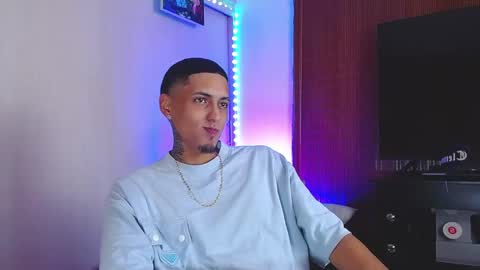 Snapshot of liiaam_lee_ chatting on November 2025 03:14:02 PM Daniel online show from November 2025 03:14:02 PM