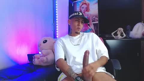 Snapshot of liiaam_lee_ chatting on November 2025 12:03:02 AM Daniel online show from November 2025 12:03:02 AM