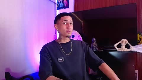 Snapshot of liiaam_lee_ chatting on December 2025 06:27:02 PM Daniel online show from December 2025 06:27:02 PM