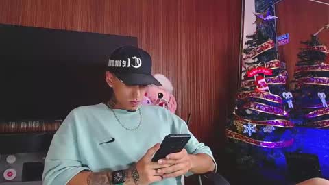 Snapshot of liiaam_lee_ chatting on December 2025 07:53:02 PM Daniel online show from December 2025 07:53:02 PM