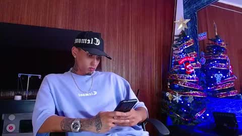 Snapshot of liiaam_lee_ chatting on December 2025 05:19:02 PM Daniel online show from December 2025 05:19:02 PM