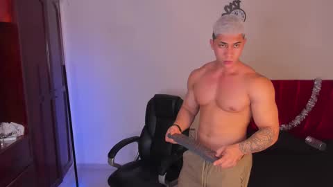 liiam_jesus online show from November 2025 03:28:02 AM