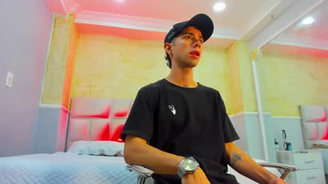 L I I A M online show from February 2025 04:08:02 AM