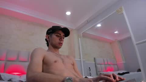 L I I A M online show from February 2025 10:20:02 AM