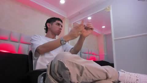 L I I A M online show from February 2025 04:50:02 AM