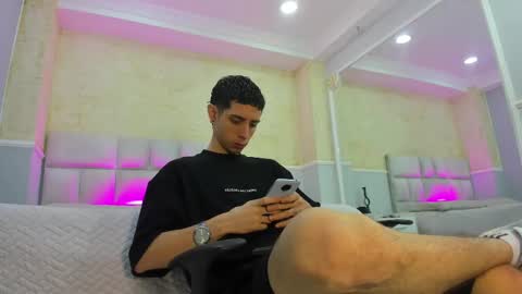 L I I A M online show from March 2025 04:47:01 AM