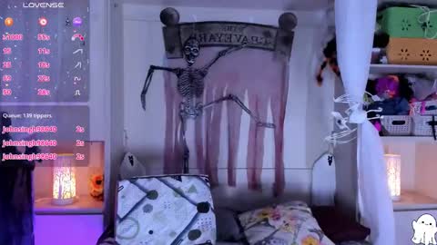         online show from October 2025 11:42:01 AM