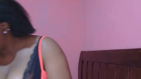 Snapshot of liilcutiee chatting on September 2025 11:54:01 AM Lily online show from September 2025 11:54:01 AM