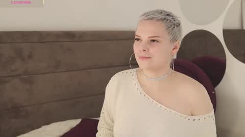 likaaberry online show from October 2025 12:01:02 PM