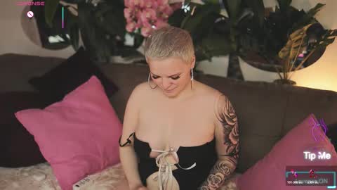 likaaberry online show from October 2025 05:43:02 AM