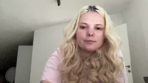 Snapshot of likaaberry chatting on June 2026 10:45:02 AM likaaberry online show from June 2026 10:45:02 AM