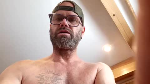 St pierre online show from November 2025 05:01:02 PM