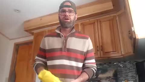 St pierre online show from December 2025 02:23:01 PM