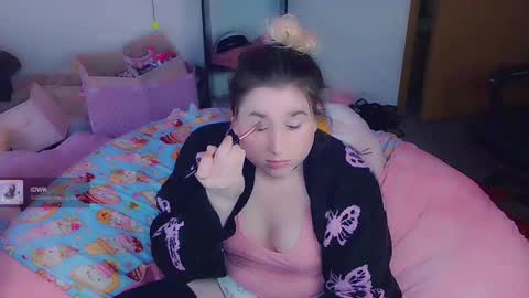 Snapshot of lil_alison_heart chatting on February 2025 02:15:02 PM Lil Alison Heart online show from February 2025 02:15:02 PM