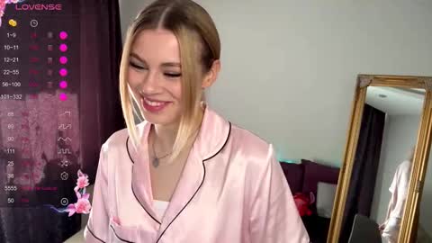 Snapshot of lil_elisa chatting on October 2025 09:51:01 AM Elisa  online show from October 2025 09:51:01 AM