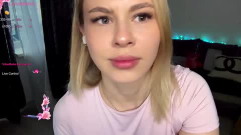 Snapshot of lil_elisa chatting on October 2025 09:29:02 AM Elisa  online show from October 2025 09:29:02 AM