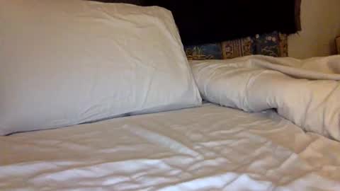 Snapshot of lil_i chatting on December 2025 11:32:01 PM LIL i online show from December 2025 11:32:01 PM