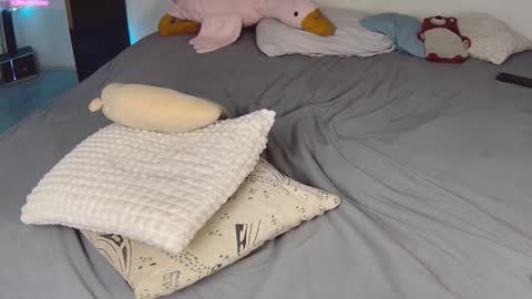 Snapshot of lil_nessa chatting on February 2025 09:00:01 AM Nessa Greyrat   if u like me tip 25 tk and put  online show from February 2025 09:00:01 AM