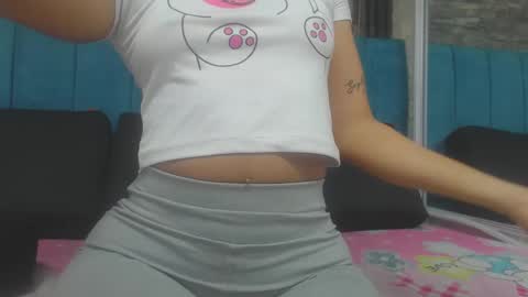 lil_rose2006 online show from October 2025 12:58:01 PM