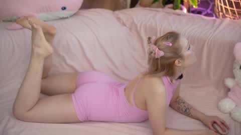 Rina  online show from November 2025 07:45:02 PM