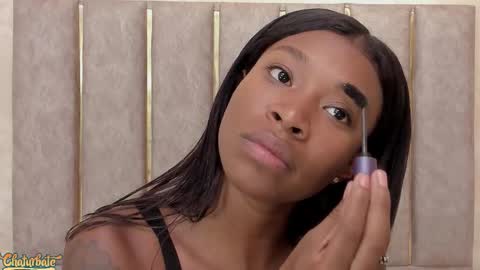 lila bailey  online show from November 2025 07:47:01 PM