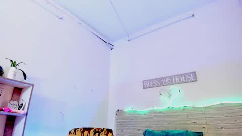 Lilah Sweet online show from January 2025 05:35:01 PM