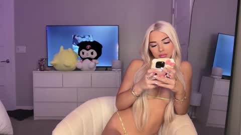 lilbbyliv online show from September 2025 12:56:02 AM