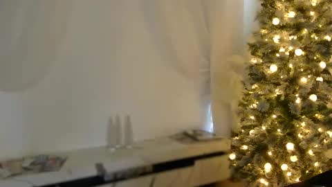 Snapshot of lilbeccaxo chatting on December 2025 04:57:01 PM Rebecca online show from December 2025 04:57:01 PM