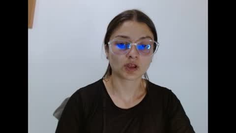 Snapshot of lilcoralinne_0 chatting on May 2026 01:57:16 AM Valeri Villalobos IG villa lobosvaleri online show from May 2026 01:57:16 AM