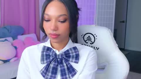 evie online show from February 2026 02:45:02 AM