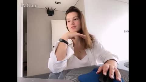 Snapshot of lili_2905 chatting on September 2025 09:34:01 AM lili_2905 online show from September 2025 09:34:01 AM