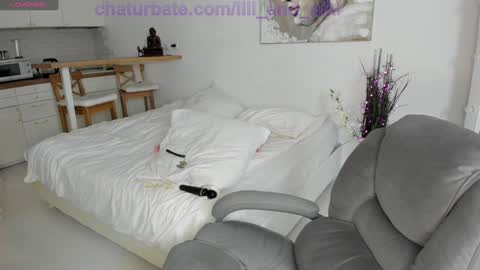 Snapshot of lili_and_niki chatting on January 2025 09:26:02 PM Lilith Nickol online show from January 2025 09:26:02 PM