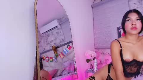 Snapshot of lili_jhonson chatting on June 2026 01:15:01 PM Lily online show from June 2026 01:15:01 PM