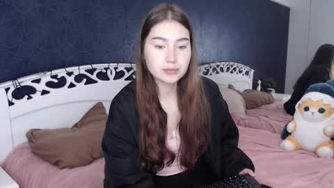 Snapshot of lili_luuu chatting on October 2025 12:05:02 AM Lilu online show from October 2025 12:05:02 AM