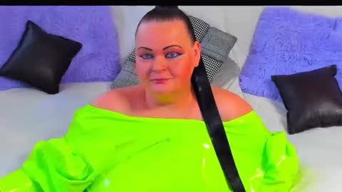 Snapshot of lilian_biegert chatting on June 2026 08:13:02 AM Lili online show from June 2026 08:13:02 AM