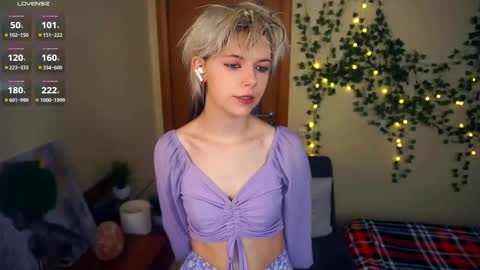 Lilian online show from September 2025 06:37:01 AM