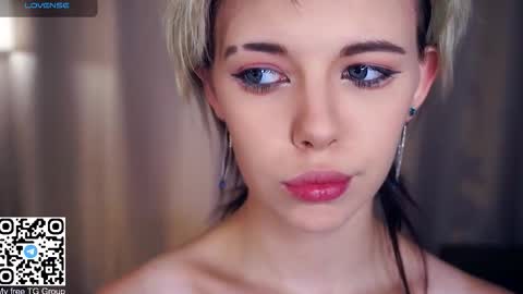 Lilian online show from September 2025 07:02:02 AM