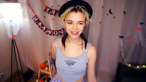 Lilian online show from October 2025 07:09:02 AM