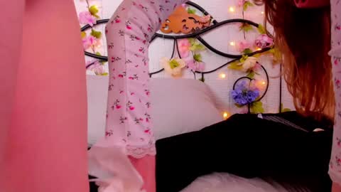 Snapshot of lilianslow chatting on February 2025 01:44:01 PM hi guys Im new here Im 18 years oldIve never had sex online show from February 2025 01:44:01 PM