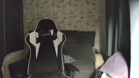 liliawoolf online show from December 2025 05:03:01 AM