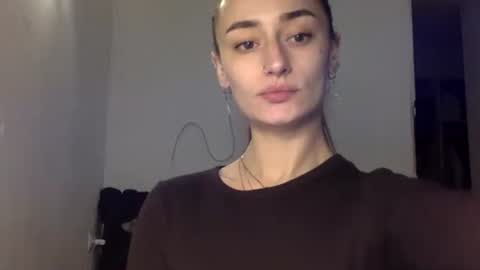 Snapshot of lilie303 chatting on February 2026 04:21:02 PM Millie online show from February 2026 04:21:02 PM